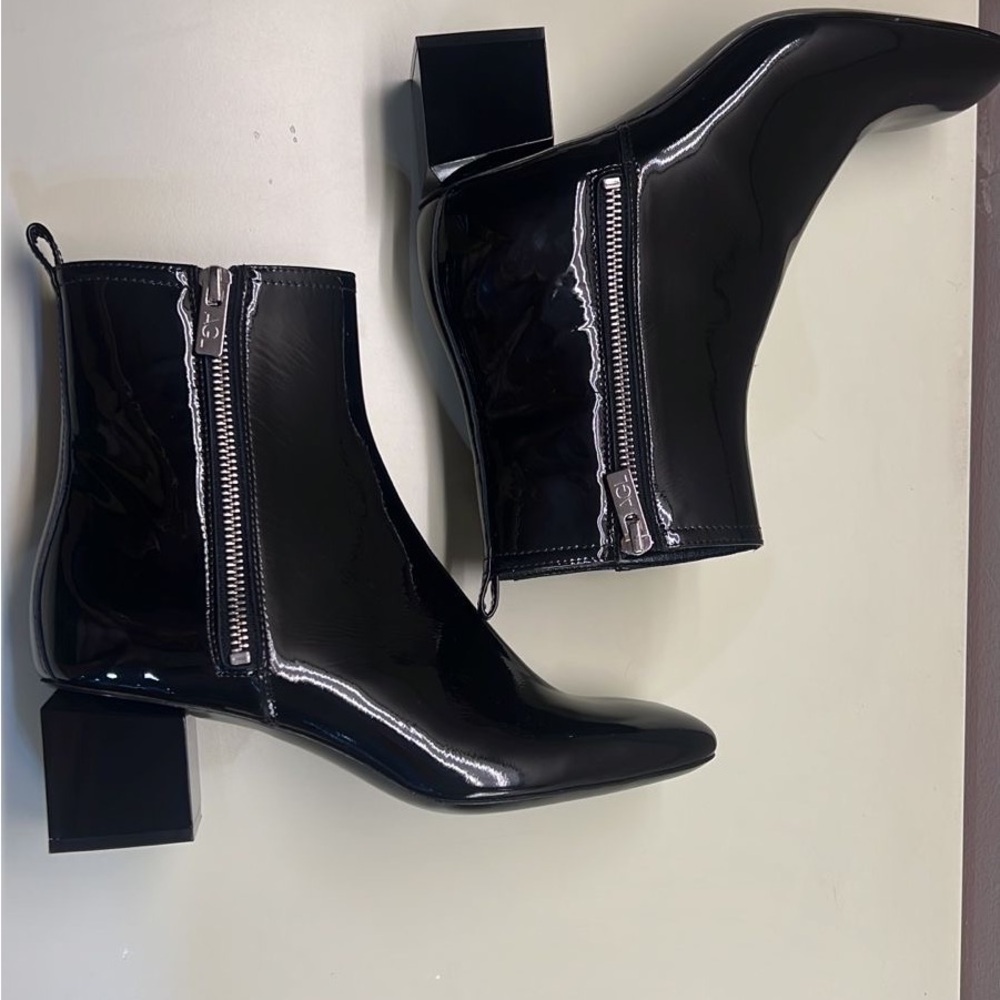 Agl Made In Italy Black Ankle Boots With Sleek Design And Comfort